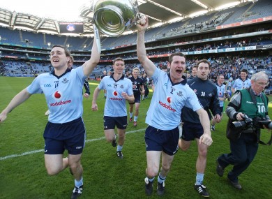 Ar! Aghaidh! Na! Boys in blue, ar adhaigh na boys in blue...