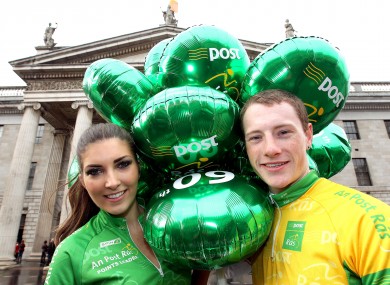 Hannah Devane with Irish cyclist Sam Bennett at the GPO yesterday.
