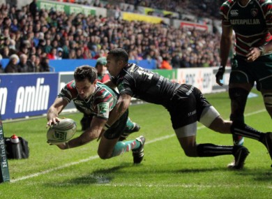Niall Morris dives over to score in the corner.