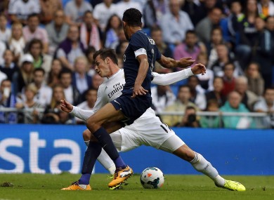 Gareth Bale conveniently loses his balance in the Malaga box.