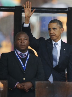 Thamasanqa Jantjie standing in front of President Barack Obama on Tuesday