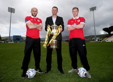 Keane (left) with team-mate Paul O'Conor and Sligo manager Ian Baraclough at Tallaght Stadium yesterday.
