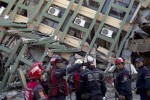 Desperate search for survivors as Ecuador earthquake death toll passes 400