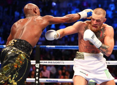 Mayweather puts McGregor under pressure.