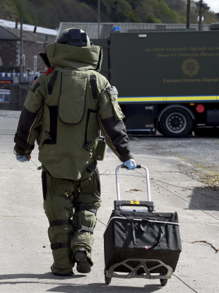 Army Bomb Disposal Team