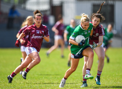 Fiona Claffey breaks free from the grasp of Galway's Leanne Coen.