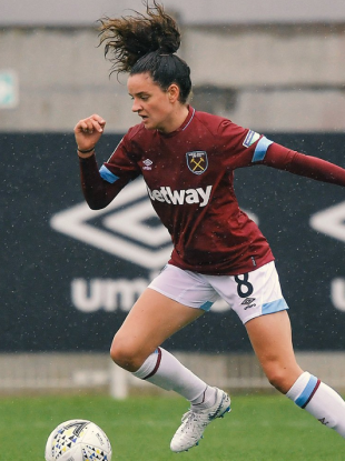 First competitive goal: Leanne Kiernan.