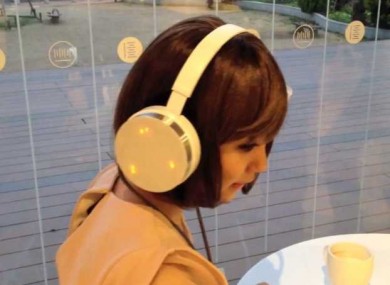 Trying out the headphones from neurowear...