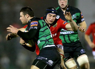 Connacht's Robbie Henshaw and Tommy O'Donnell of Munster.