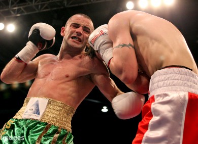 Stephen Ormond tussles with Paul Appleby during his defeat to the Scottish fighter in 2012.