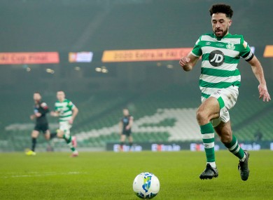 Roberto Lopes in action for Shamrock Rovers.
