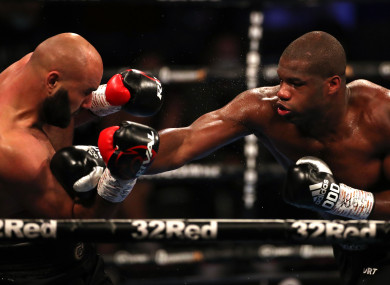 Daniel Dubois catches Bogdan Dinu.
