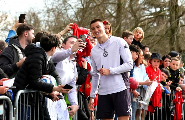 A morning with Manchester United and their giddy fans at Carton House