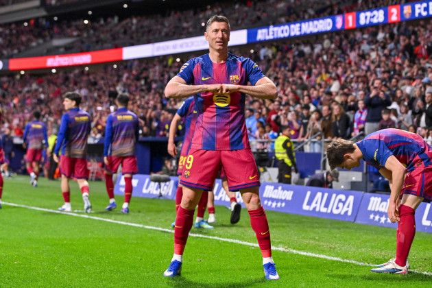 Lewandowski claims Barcelona vital win, Real Madrid suffer shock loss