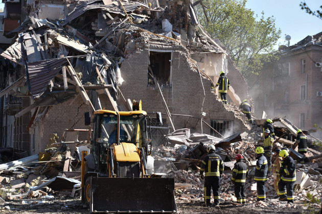 Russian strike kills two and injures 21 in Ukraine