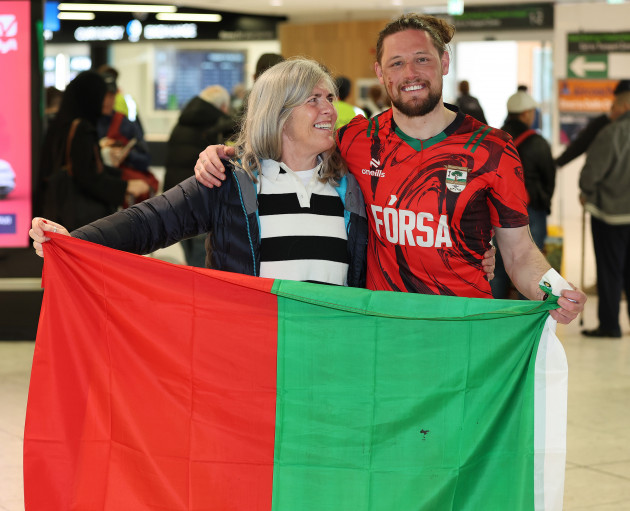 In pics: Homecoming for Pádraig O'Hora and team after climbing Mount Everest