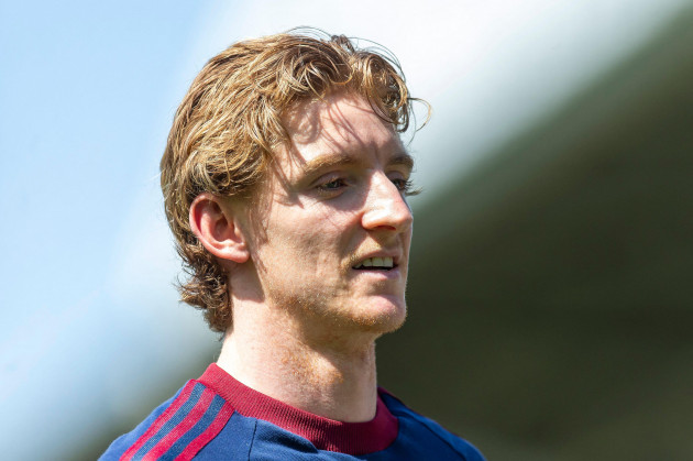 It's official: Barcelona announce signing of Anthony Gordon from Newcastle