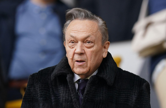 David Sullivan steps down as West Ham chairman to fight historic allegations