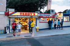 'We're just mad busy': Lifeguards and ice cream shops gear up for busy week with hot weather