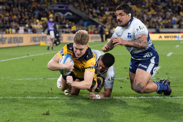 Record-smashing Hurricanes sweep to first Super Rugby title in a decade