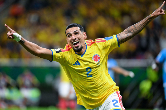 Daniel Munoz goal sends Colombia into last 32 while Croatia beat Panama