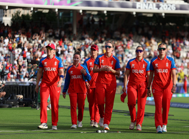 Beth Mooney stars as Australia hammer England in T20 World Cup final