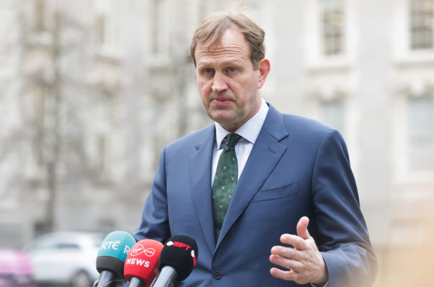 Justice minister asks solicitors to ‘be reasonable’ amid legal aid flat-fee dispute