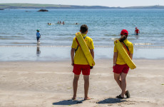Temperatures to reach over 27 degrees today as hose pipe bans looking 'increasingly likely'