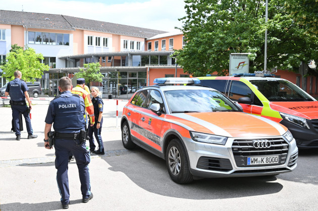 Two girls seriously wounded and teenager arrested in German school attack