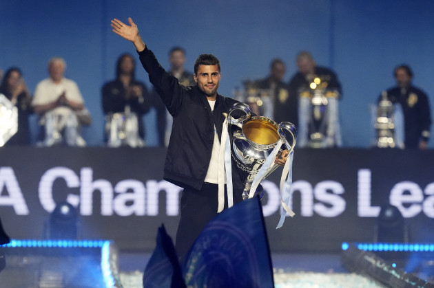 Man City reject Barcelona's cut-price opening bid for Rodri